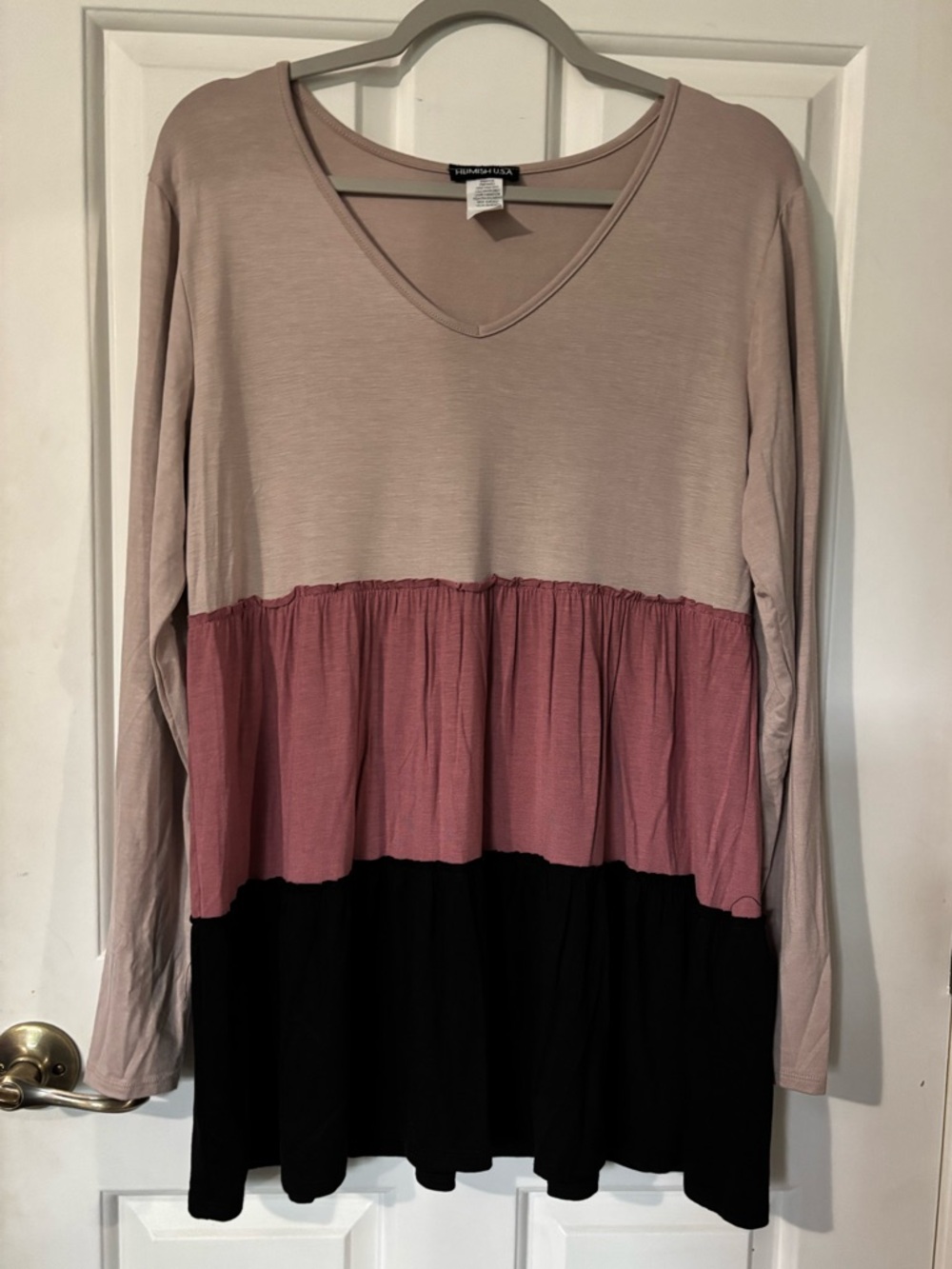 Colorblock V-Neck Tunic Top - Blush, Mauve & Black. Small ruffles between tiers.